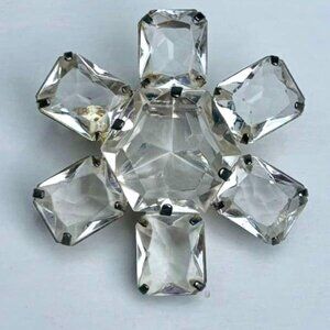 CHARMING CLEAR GLASS BROOCH